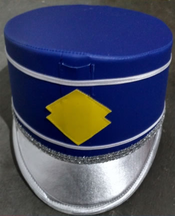 pengrajin topi drumband