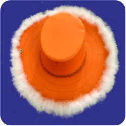 Topi colorguard ringan dengan atribut khas - untuk penari drumband